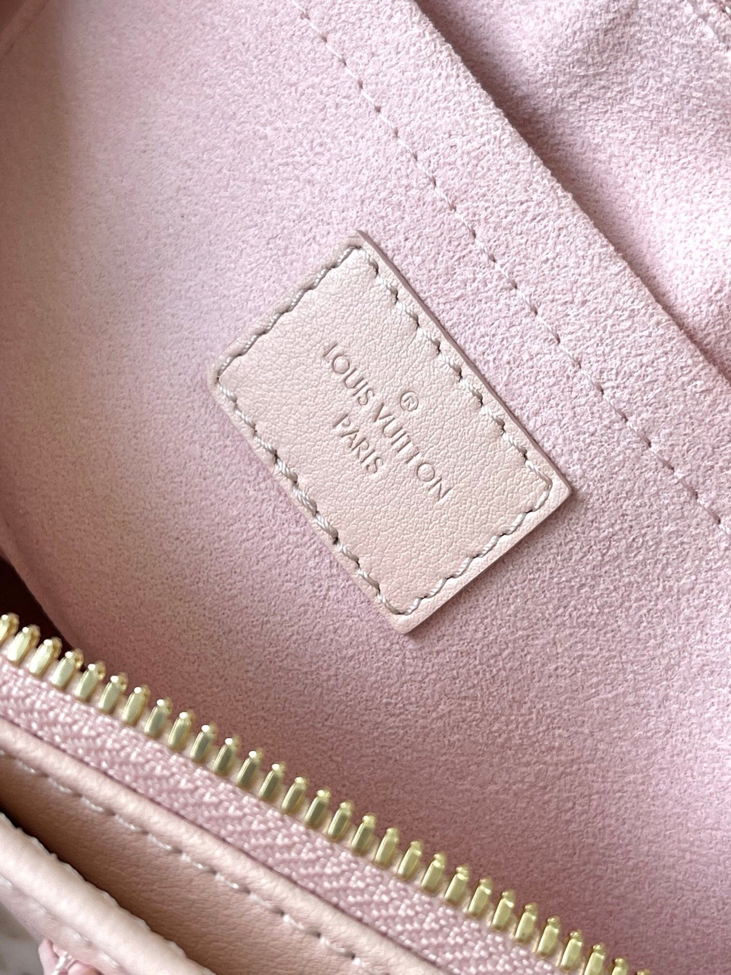 Sophisticated Style Defined by Diamond Quilt Elegance
