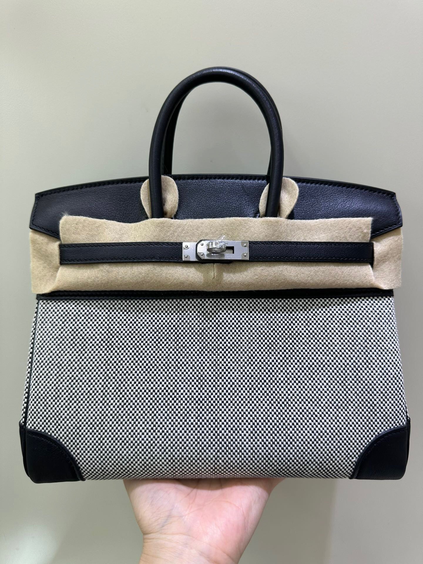 The Ultimate Accessory for a Touch of Radiant Sophistication
