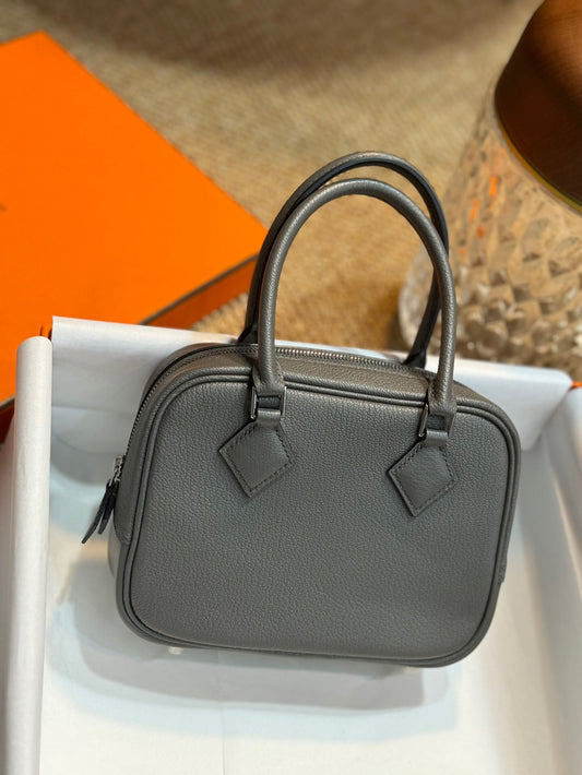 Glamorous Chains and Quilted Perfection in One Design
