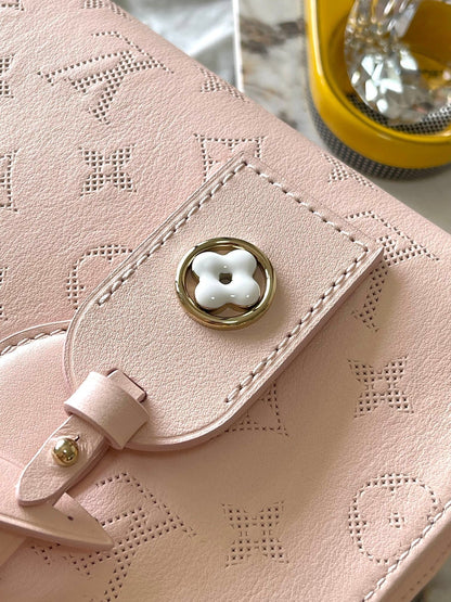 Sophisticated Style Defined by Diamond Quilt Elegance