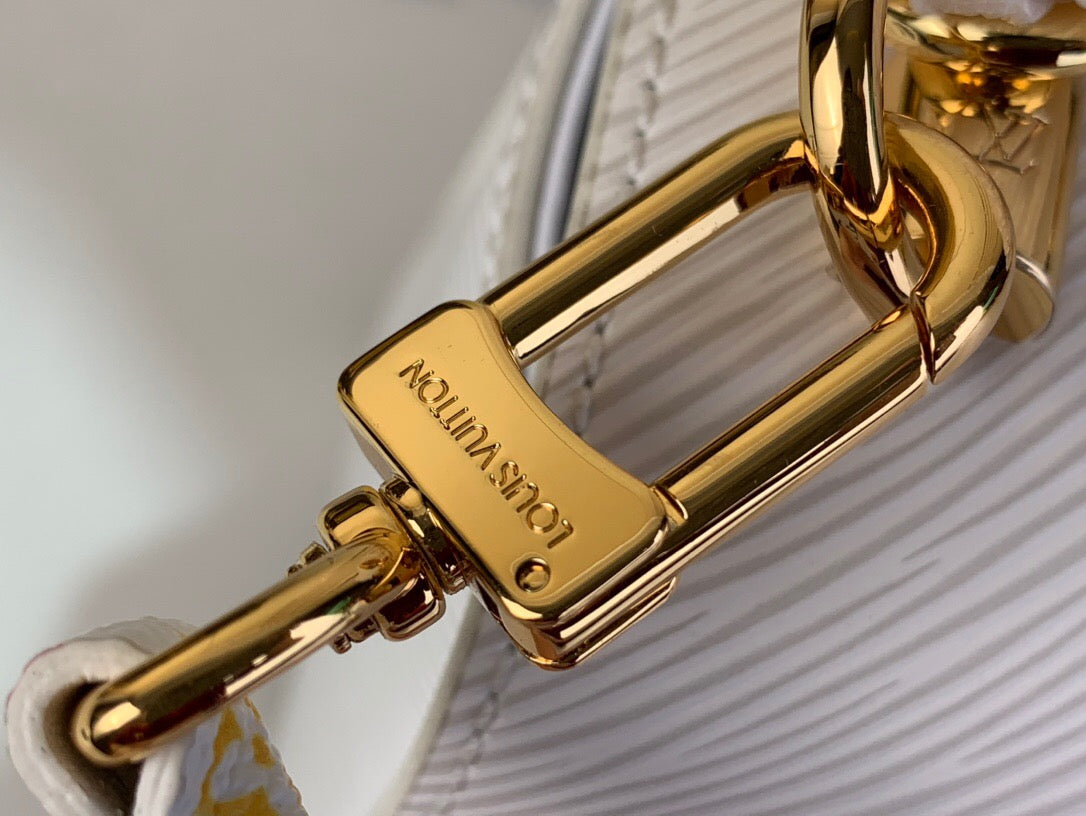 Chic Refinement with Bold Chain Accents