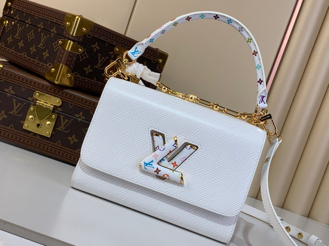 Chic Refinement with Bold Chain Accents