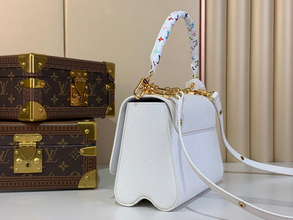 Chic Refinement with Bold Chain Accents